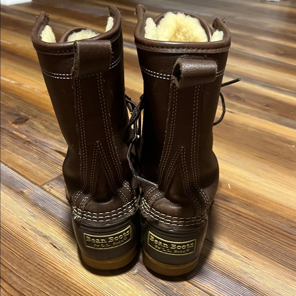 L.L. Bean Women's Bean Boots, 10" Shearling-Lined size 7 - Picture 7 of 11